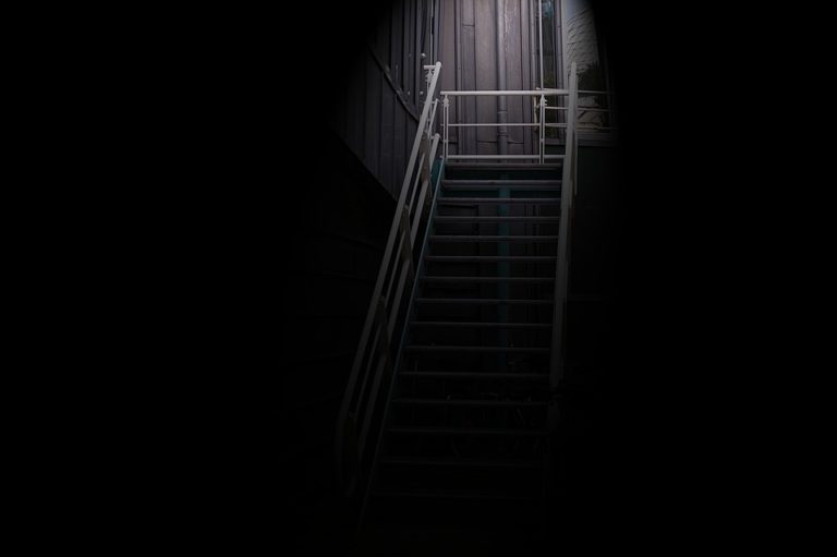 Schody a zábradlí představují optickou dominantu nemovitosti