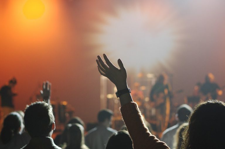 V čem si v létě vyrazit na koncert? Máme super tipy!