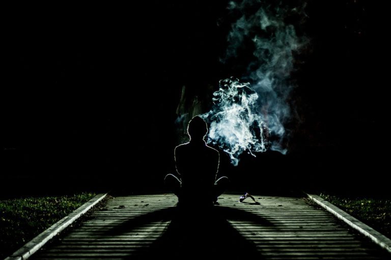 S každou cigaretou si zkracujete život. Stojí vám to za to?