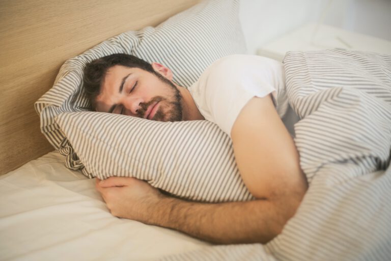 Poradíme vám, jak bojovat s problémy při usínání