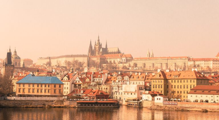 Poradíme vám, jak na výhodnou koupi nemovitosti v Praze