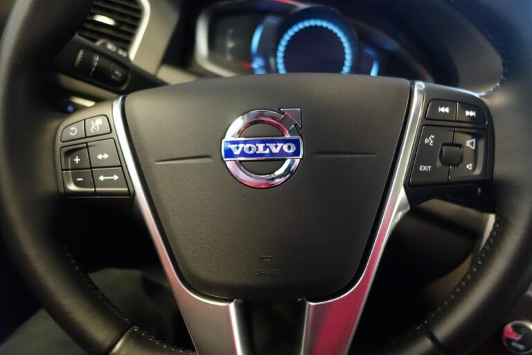 Dravý, rychlý, a přitom poměrně levný. Volvo XC60 je nejprodávanějším vozem SUV společnosti Volvo
