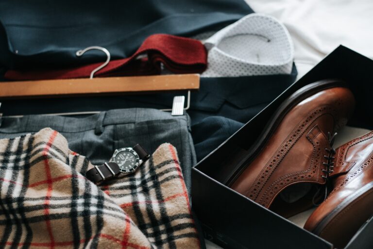Jak má vypadat elegantní mužský outfit? Zápěstí nikdy nesmí být prázdné!
