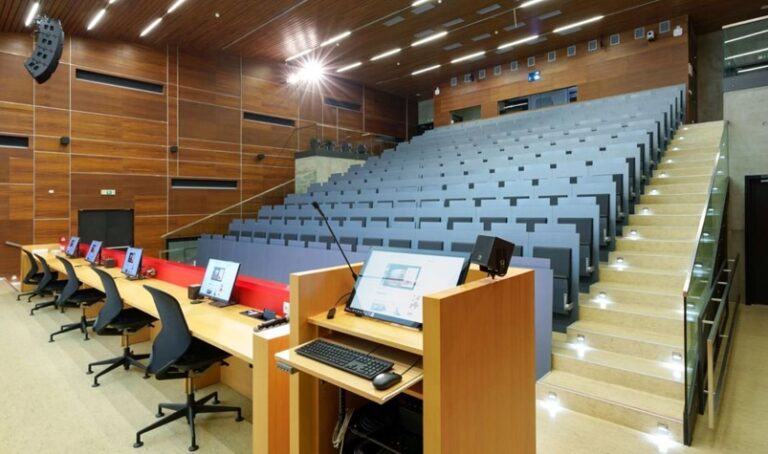Řešení akustiky místnosti přenechte specializované společnosti