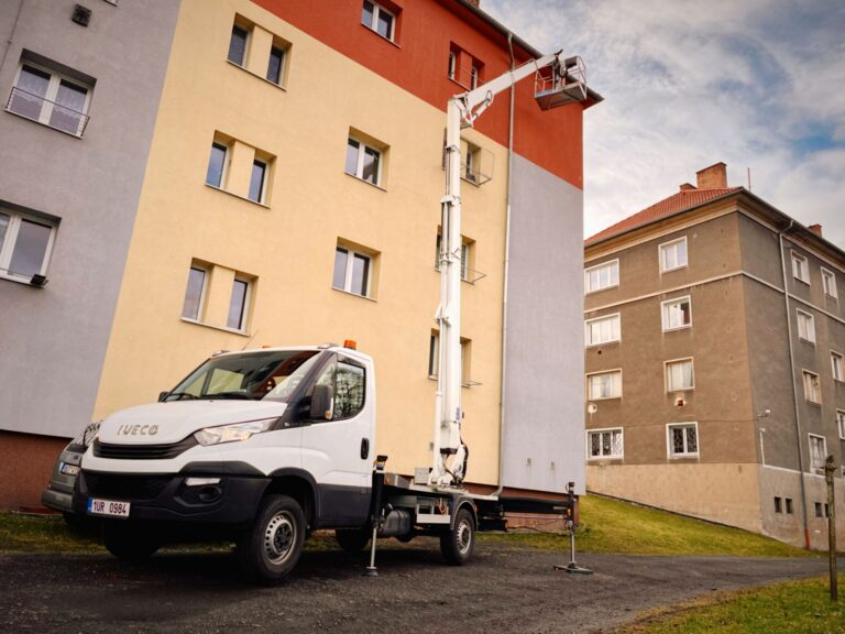 Pronájem pracovních plošin jako ideální řešení pro vaše výškové práce