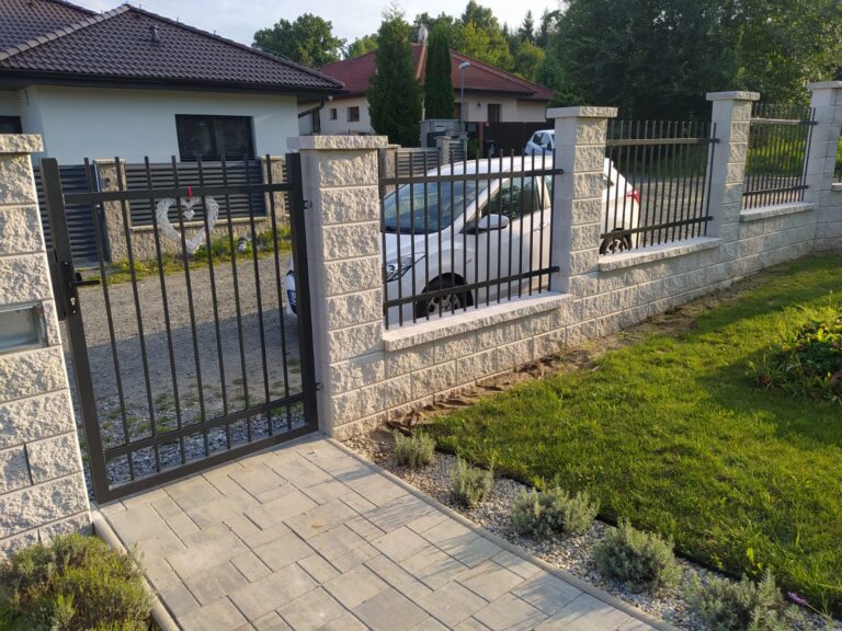 Kované ploty na míru vydrží desetiletí