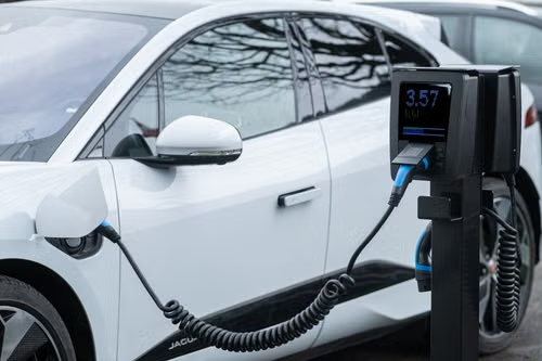 Jak elektromobil stárne a co se během let skutečně mění